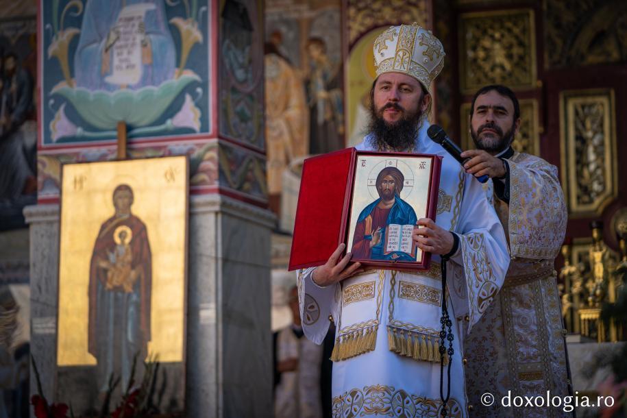 Ziua Sfântului Ioan Iacob de la Neamț: sute de inimi, un singur glas de rugăciune / Foto: Bogdan Bulgariu